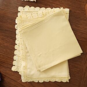 Vintage Napkins 4 & Placemats 4 Linen?? Yellow